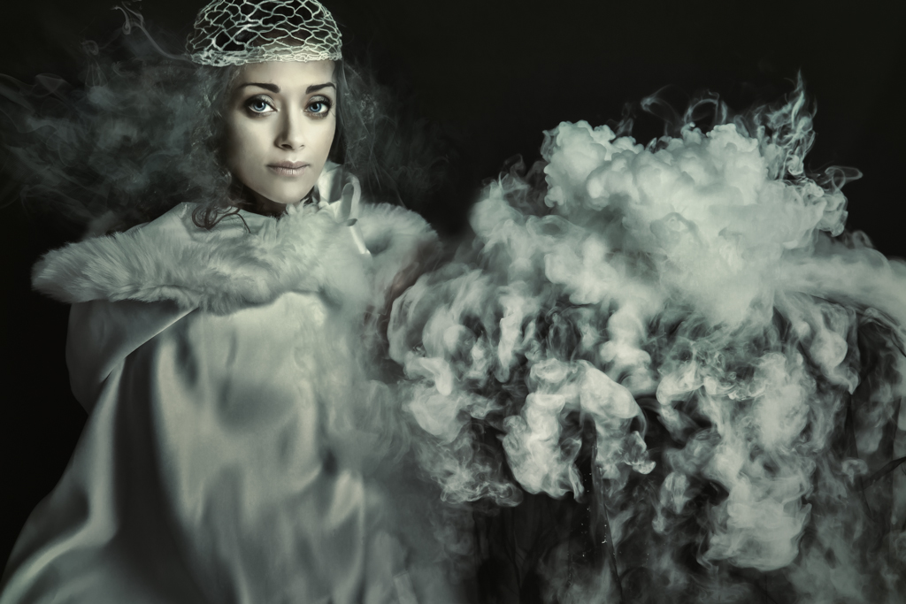 tatiana-lumiere-dry-ice-4